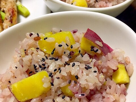 さつまいもの雑穀米ごはんです☆美味しく食べやすく♪